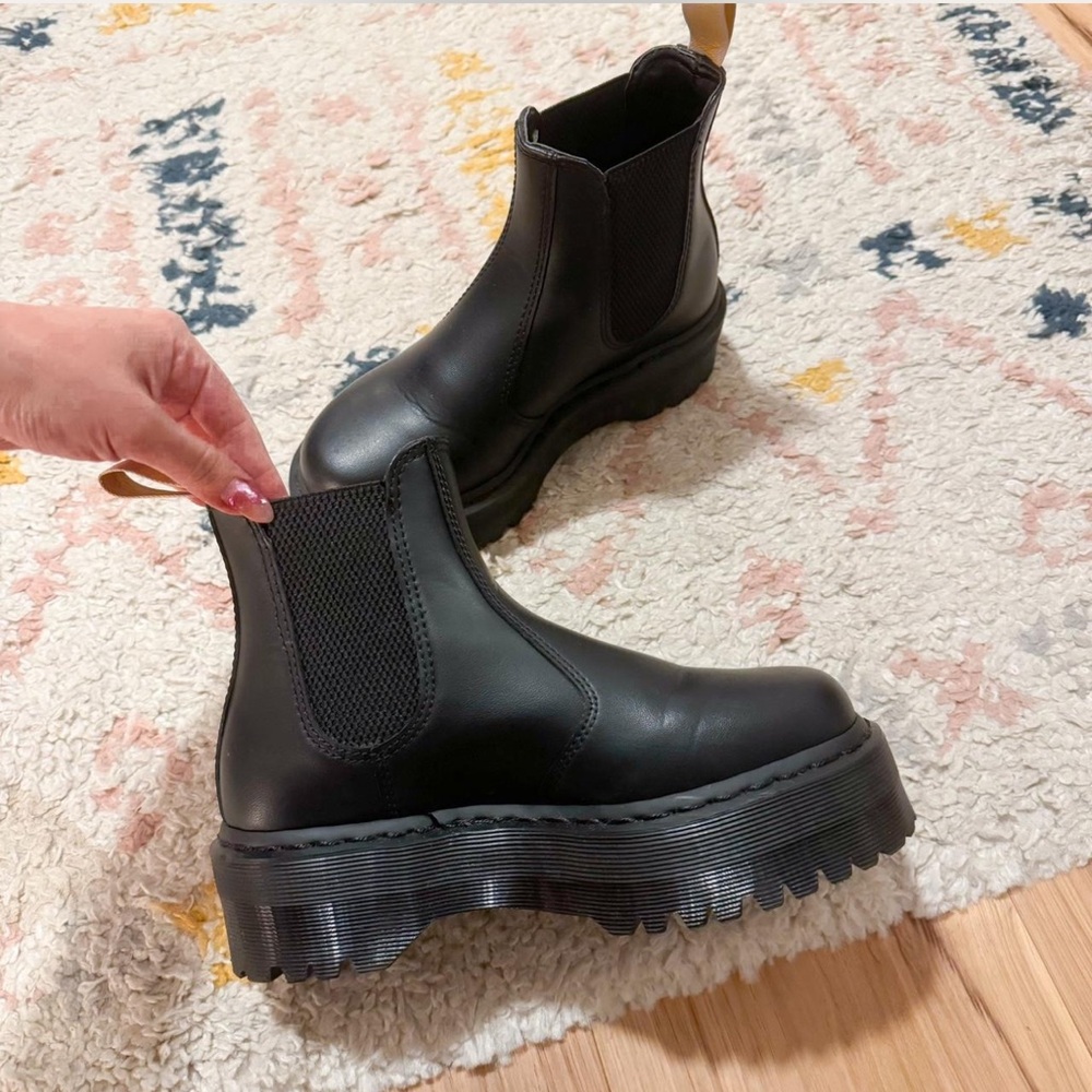 Black Vegan 2976 Felix Platform Chelsea Boots Dr. Martens - Picture 3 of 5